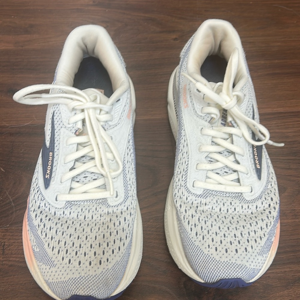 Brooks running shoes size 7.5